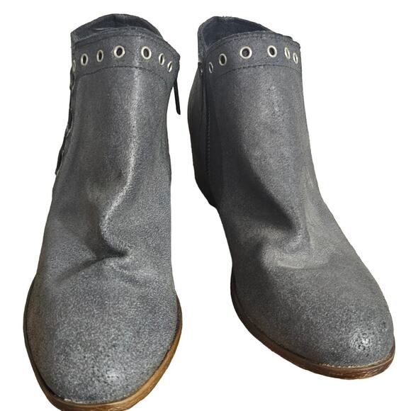 Minnetonka Brenna Boot - Picture 1 of 8